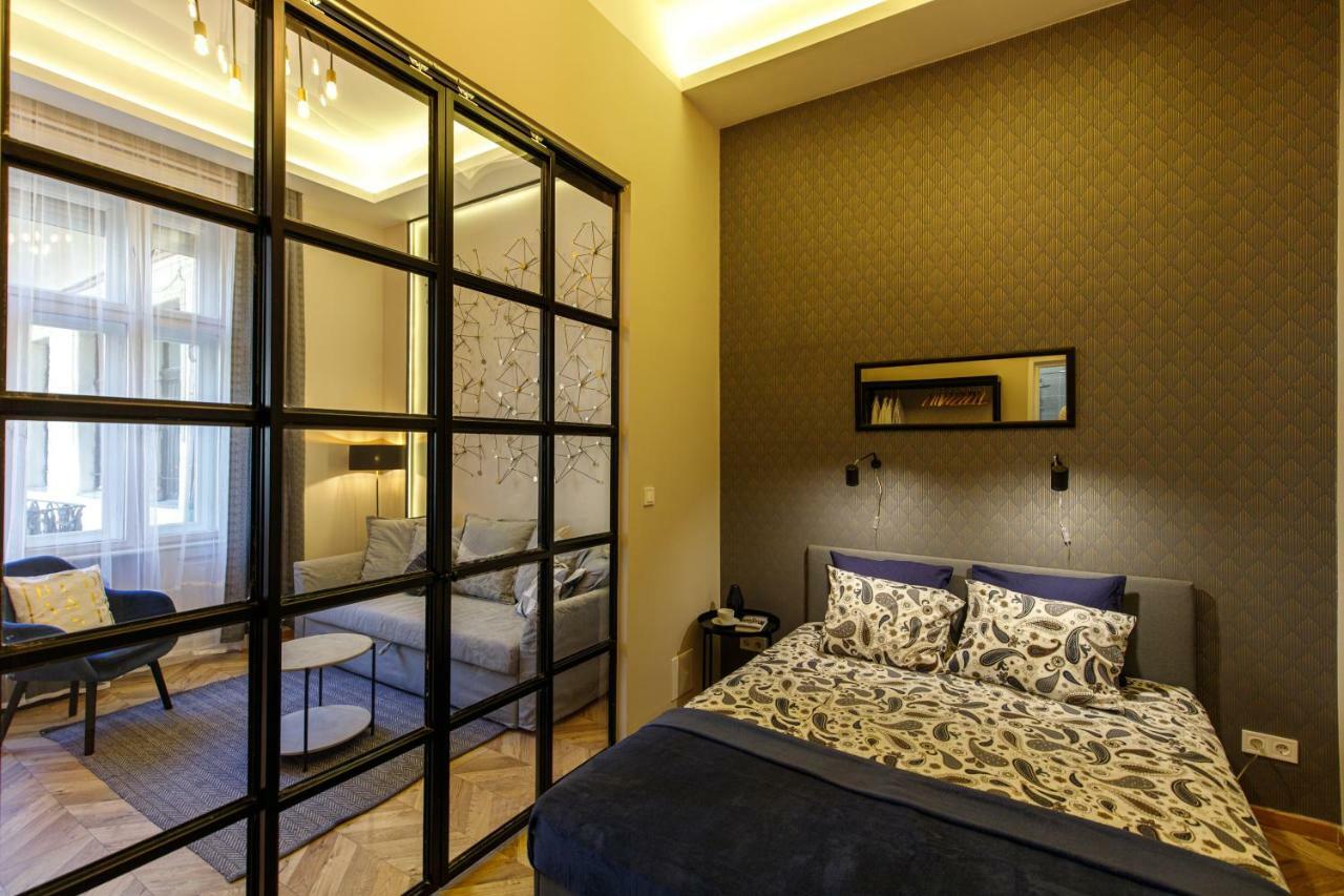 E13 - Elegant Apartment — Photos 2