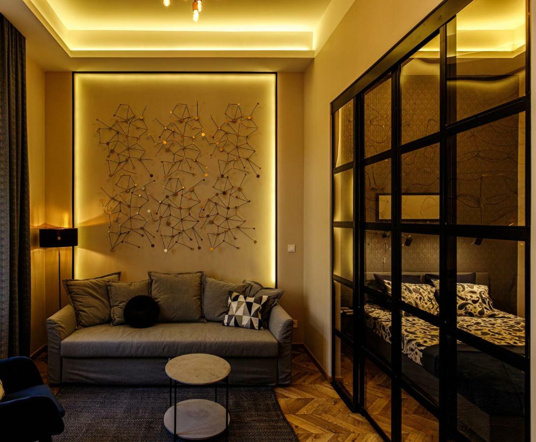 E13 - Elegant Apartment — Photos 1